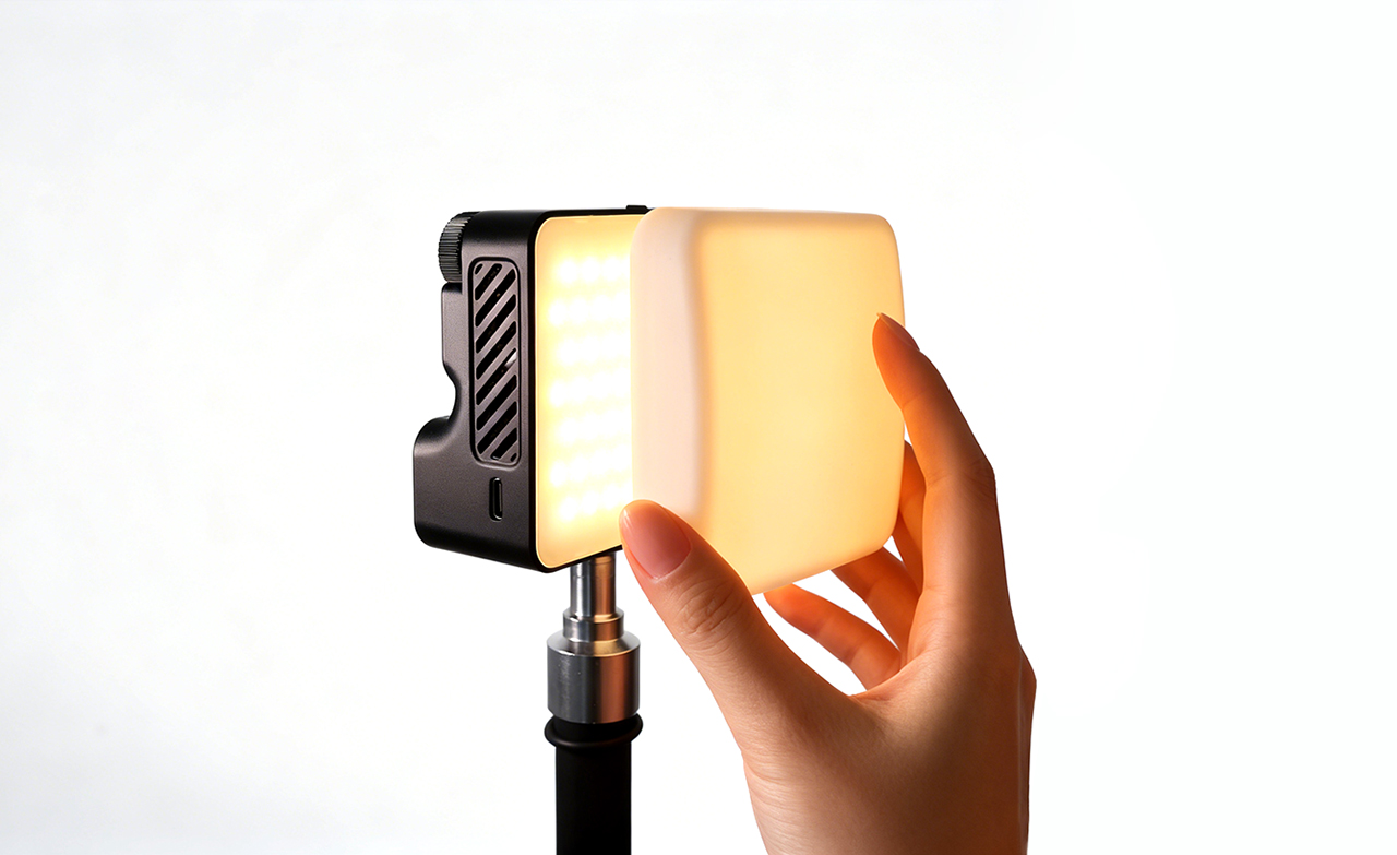 The Parallel Development of Miniaturization and Professionalization in Film and Television Lighting Empowers Individual Creators